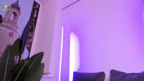 Erika online show from 11-18-25, 04:17