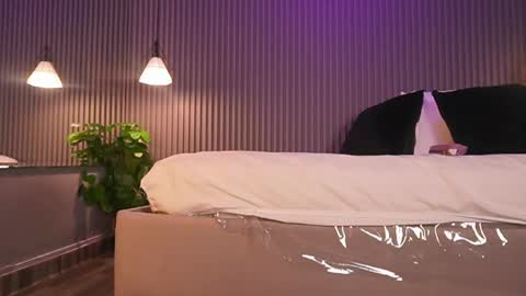 Eri  online show from 04-01-26, 07:33