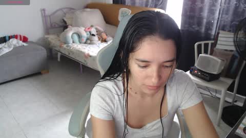 Snapshot of erina_1 chatting on 04-02-26, 05:10 erina_1 online show from 04-02-26, 05:10