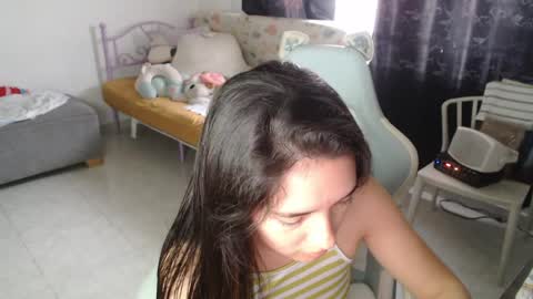 Snapshot of erina_1 chatting on 04-21-26, 06:44 erina_1 online show from 04-21-26, 06:44