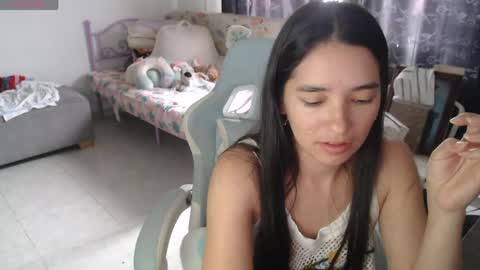 Snapshot of erina_1 chatting on 05-10-26, 05:51 erina_1 online show from 05-10-26, 05:51