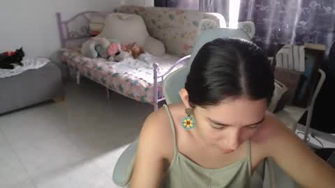 Snapshot of erina_1 chatting on 05-11-26, 06:27 erina_1 online show from 05-11-26, 06:27