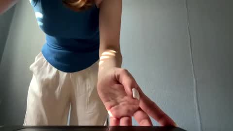 Lily online show from 05-23-26, 05:12