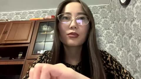 Luna online show from 05-28-26, 04:59