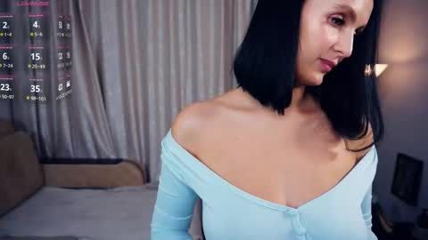 Erline and Monica online show from 10-06-25, 07:22