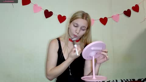 Amelie online show from 11-23-25, 12:38