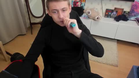 Max online show from 11-27-25, 01:40