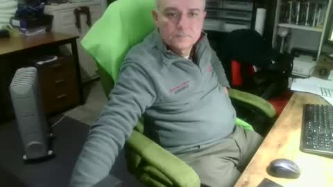 ernello online show from 10-28-25, 01:47