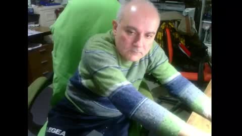 Snapshot of ernello chatting on 01-13-26, 10:04 ernello online show from 01-13-26, 10:04
