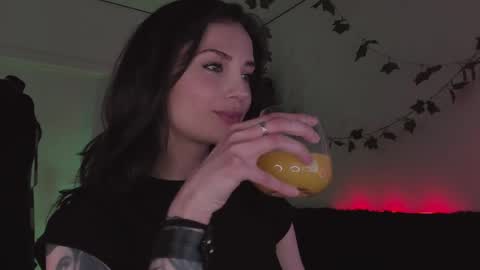 Snapshot of erohaze chatting on 02-06-26, 01:47 erohaze online show from 02-06-26, 01:47