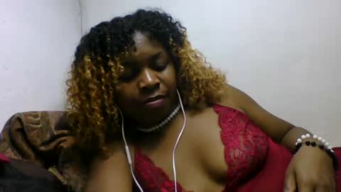 erolinee online show from 09-18-25, 07:27