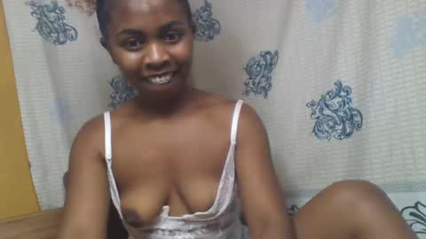 erolinee online show from 10-28-25, 05:55