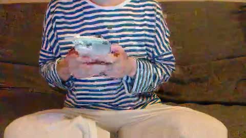 Snapshot of eroticdasha chatting on 12-17-25, 08:26 eroticdasha online show from 12-17-25, 08:26