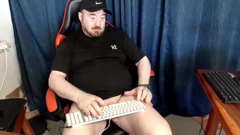 Tom Delaney online show from 12-22-25, 03:25