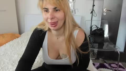 eroticsensualkitty4u online show from 01-15-25, 10:38