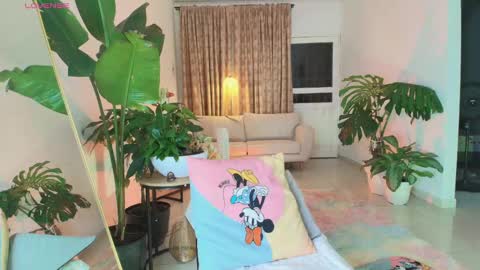 TINY  online show from 09-18-25, 04:58