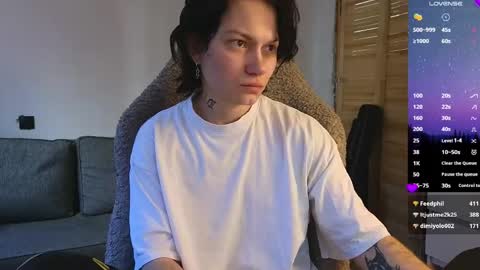 esajukyy online show from 04-01-26, 08:04