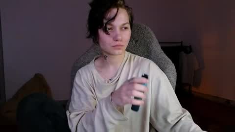 esajukyy online show from 05-18-26, 03:29