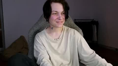 esajukyy online show from 05-20-26, 04:24