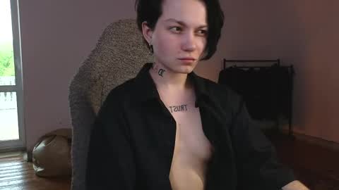 esajukyy online show from 06-08-26, 01:11