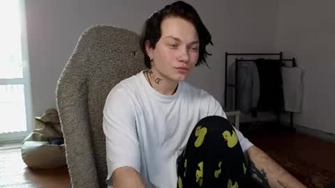 esajukyy online show from 07-12-26, 01:46
