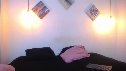 Scarlett online show from 12-16-25, 03:22