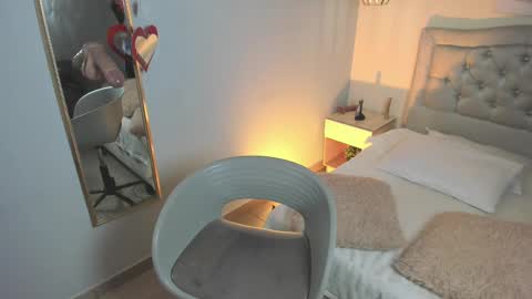 Escarlet online show from 09-11-25, 03:23