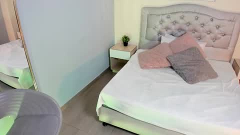 Escarlet online show from 10-27-25, 12:53