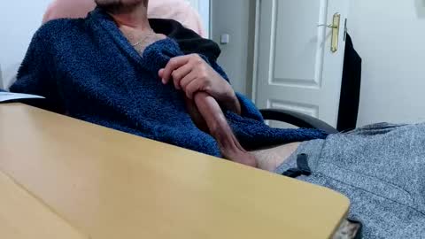 Snapshot of escudo90 chatting on 10-11-25, 02:22 escudo90 online show from 10-11-25, 02:22