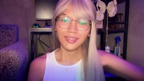 Chelliane online show from 04-26-26, 01:25