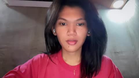 Snapshot of esilchan chatting on 04-30-26, 06:09 Chelliane online show from 04-30-26, 06:09