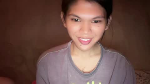 Snapshot of esilchan chatting on 05-11-26, 06:19 Chelliane online show from 05-11-26, 06:19