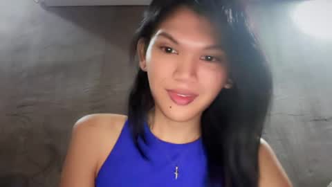 Snapshot of esilchan chatting on 05-17-26, 06:33 Chelliane online show from 05-17-26, 06:33