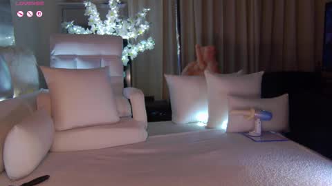 Esther online show from 02-05-26, 09:19