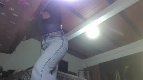 Snapshot of eskelaswd chatting on 01-25-25, 01:54 Eskela911 online show from 01-25-25, 01:54