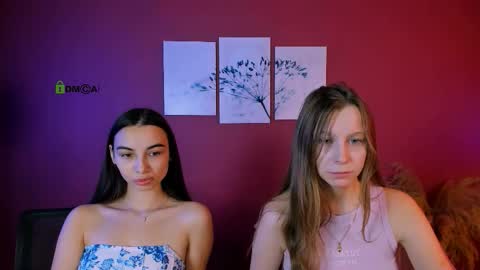 esme_moore_ online show from 10-28-25, 09:35