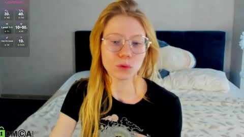 Esme Runn online show from 05-21-26, 03:02