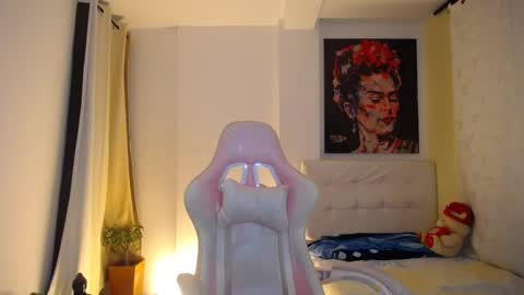 Snapshot of esmeralda098 chatting on 12-11-24, 12:33 Esmeralda online show from 12-11-24, 12:33