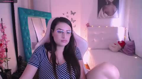 Snapshot of esmeralda098 chatting on 02-16-25, 07:49 Esmeralda online show from 02-16-25, 07:49