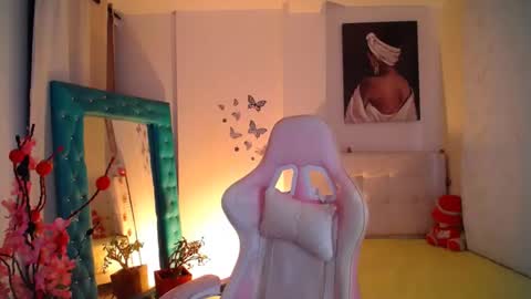 Snapshot of esmeralda098 chatting on 03-07-25, 10:32 Esmeralda online show from 03-07-25, 10:32