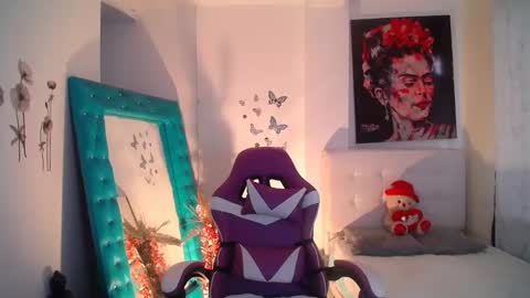 Snapshot of esmeralda098 chatting on 09-22-25, 08:11 Esmeralda online show from 09-22-25, 08:11