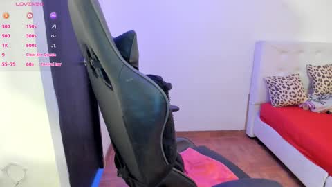 esme online show from 11-11-25, 06:41