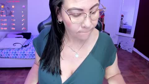 esme online show from 07-25-26, 08:50