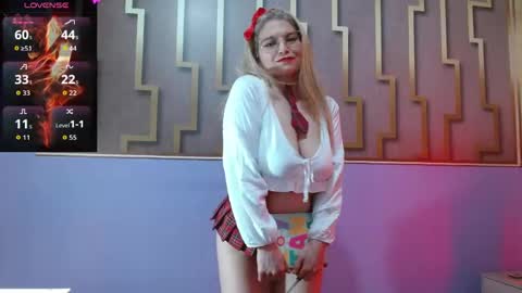 Esmeralda .INDEPENDENT MODEL online Monday to Saturday 3 pm Chicago online show from 05-27-26, 03:03