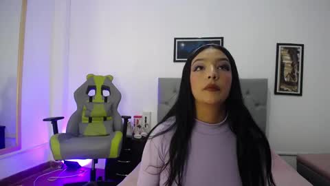 Perla online show from 10-29-25, 06:04