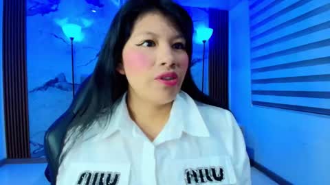 Esmeralda  online show from 11-25-25, 11:32