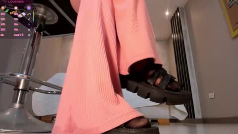 Snapshot of esmeraldagracex chatting on 11-28-25, 04:15 Esmeralda Grace online show from 11-28-25, 04:15