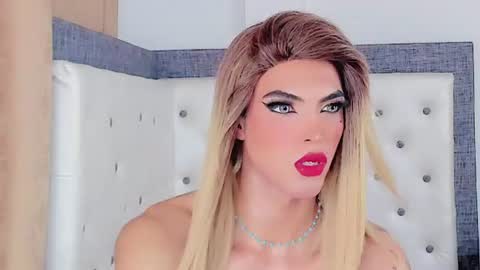 esmeraldasexycutee online show from 07-11-26, 03:53