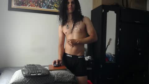 Esnider online show from 06-06-26, 04:12