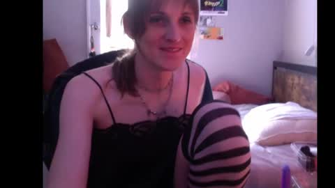 Snapshot of esotericfem chatting on 10-03-25, 04:37 brie online show from 10-03-25, 04:37